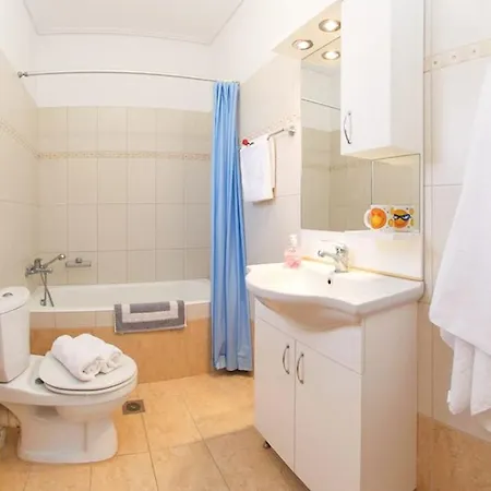 Kazarma At Village Lägenhet *